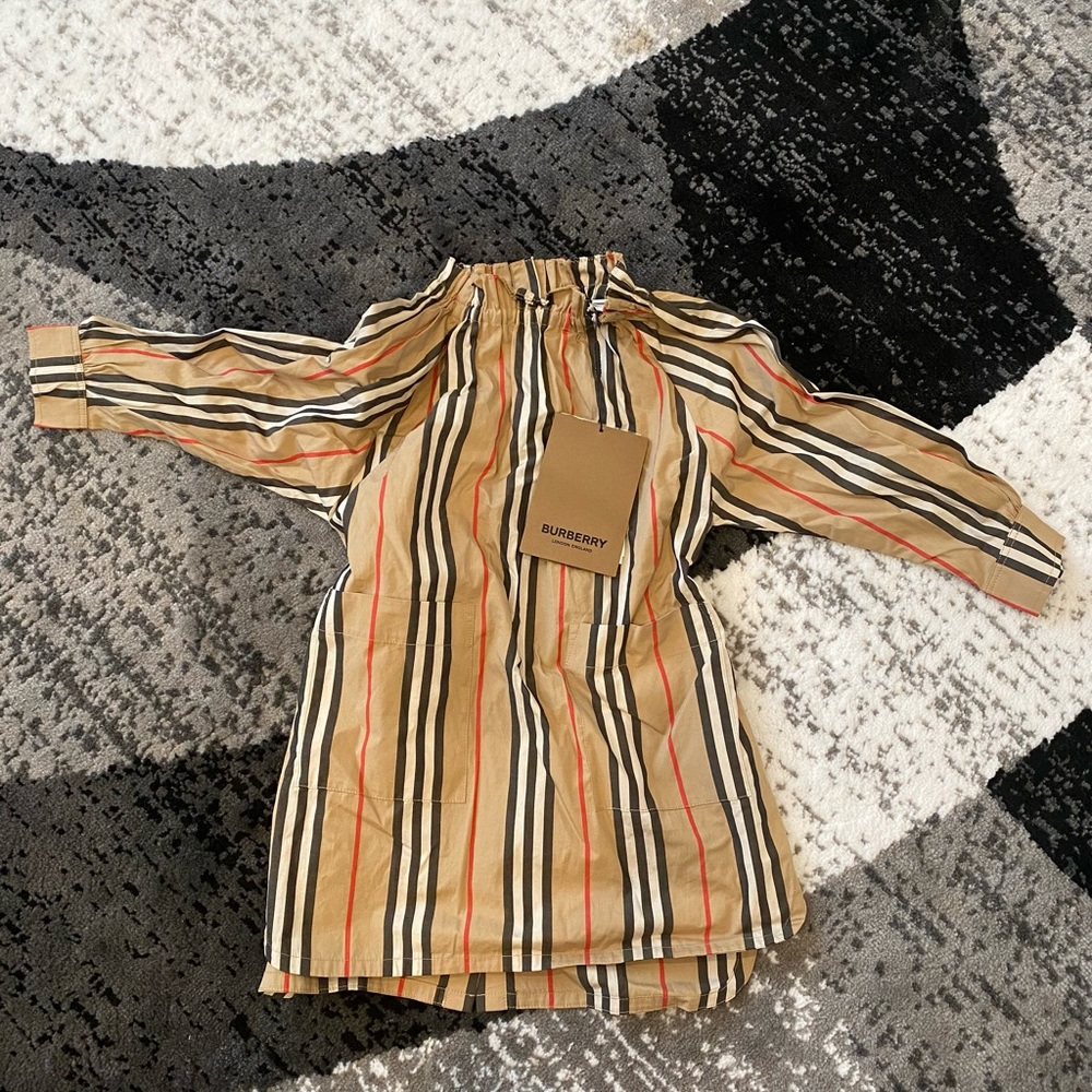 Burberry little girls dress